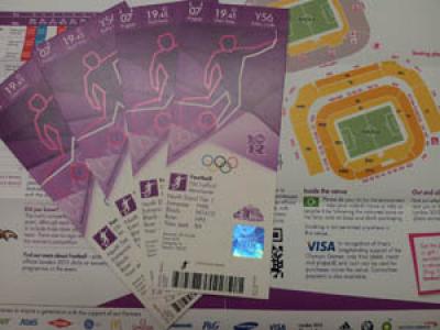 VENDO BOLI BIC Y DE REGALO 4 ENTRADAS PARA SEMIFINAL LONDRES 2012 OLD TRAFFORD